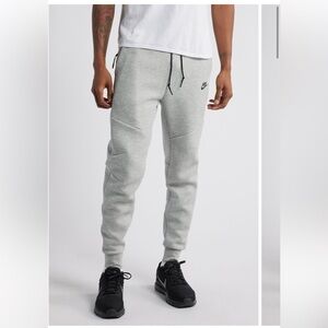 Nike Men's Light Gray Joggers